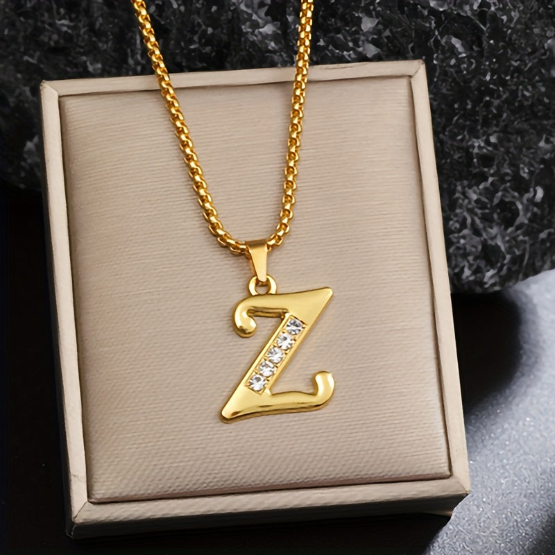 Halskette mit Initial-Anhänger und Kristall-Akzent | Gold