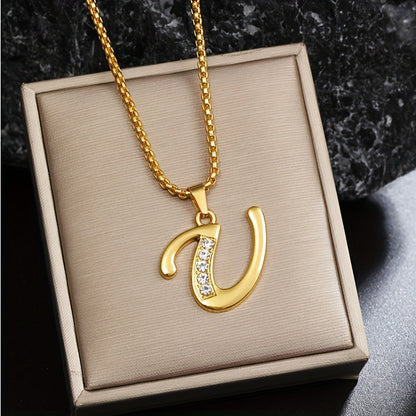 Halskette mit Initial-Anhänger und Kristall-Akzent | Gold