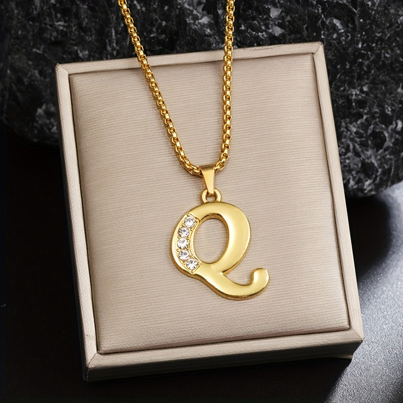 Halskette mit Initial-Anhänger und Kristall-Akzent | Gold