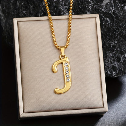 Halskette mit Initial-Anhänger und Kristall-Akzent | Gold