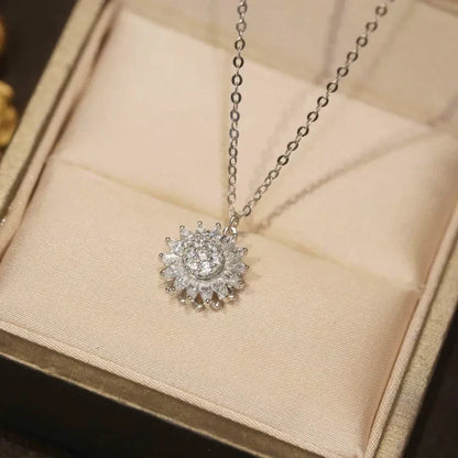 Fortuna Stellaris Necklace | White Gold