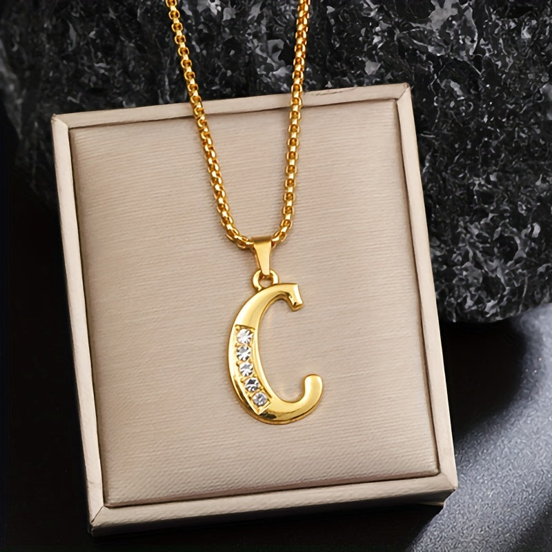 Halskette mit Initial-Anhänger und Kristall-Akzent | Gold