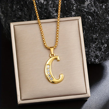 Halskette mit Initial-Anhänger und Kristall-Akzent | Gold