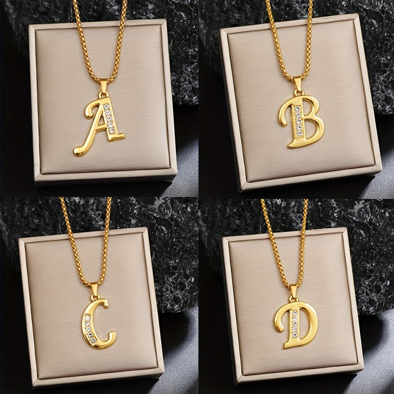Halskette mit Initial-Anhänger und Kristall-Akzent | Gold