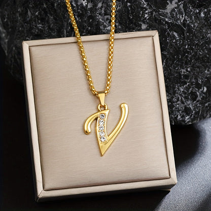 Halskette mit Initial-Anhänger und Kristall-Akzent | Gold