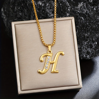 Halskette mit Initial-Anhänger und Kristall-Akzent | Gold