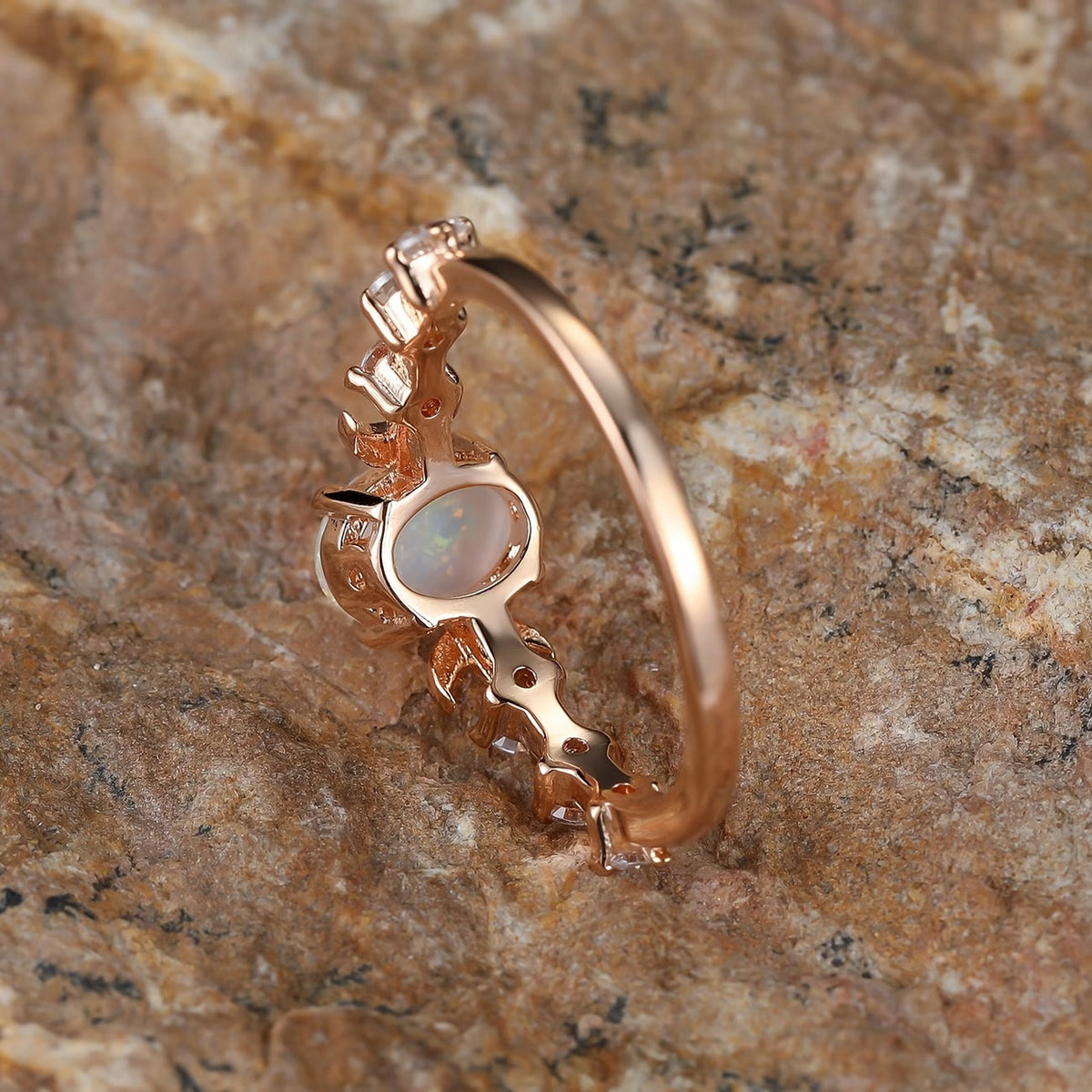 Opal-Halbmond-Ring | Roségold
