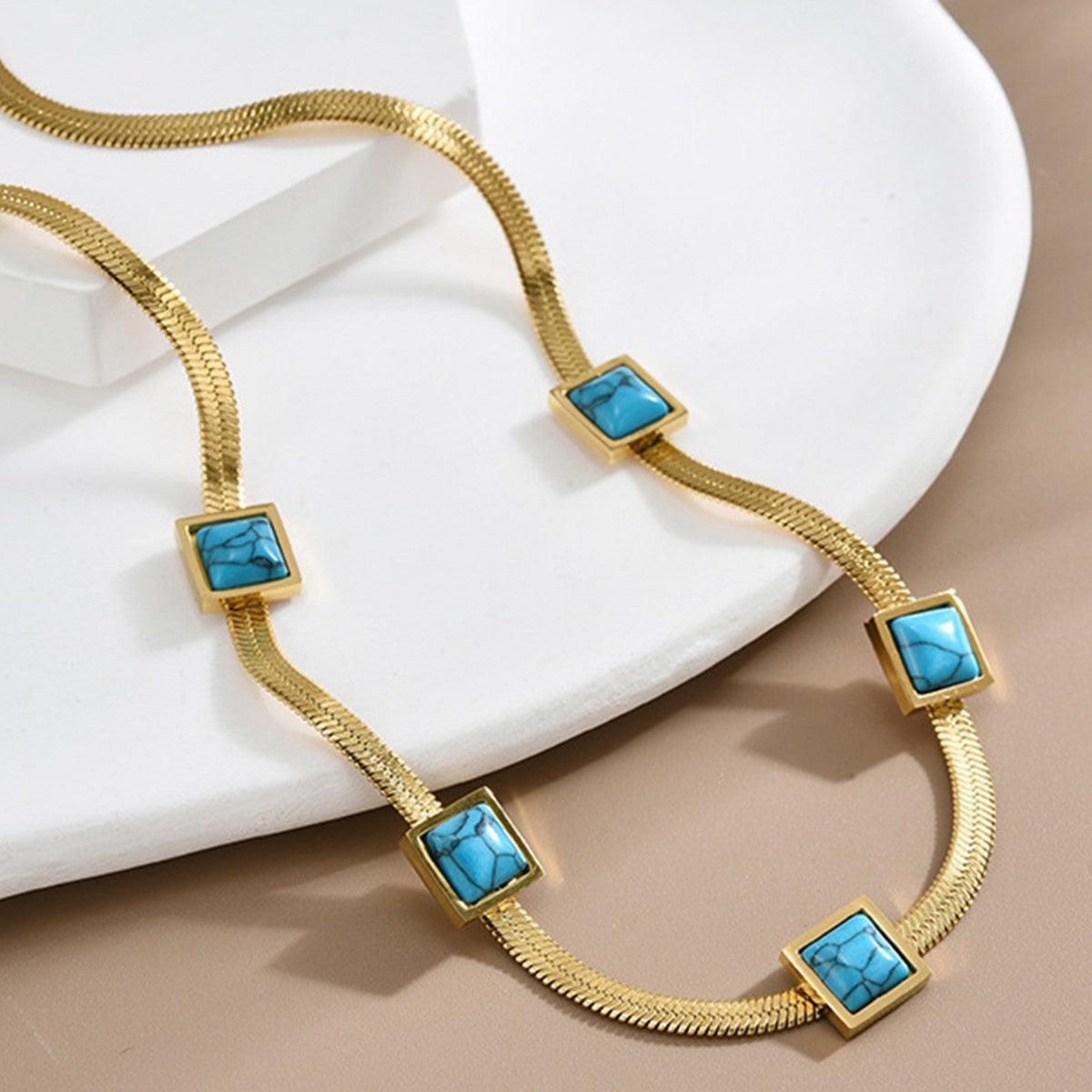 Vionelle Coastline Necklace | Gold