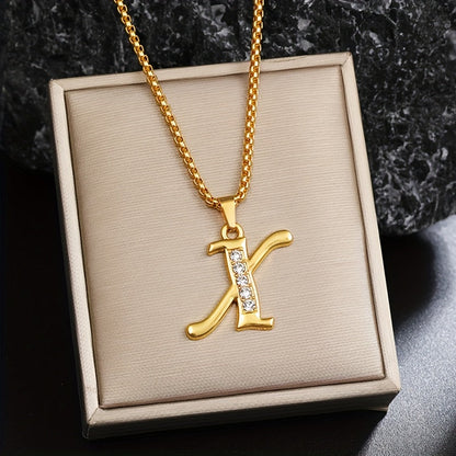 Halskette mit Initial-Anhänger und Kristall-Akzent | Gold