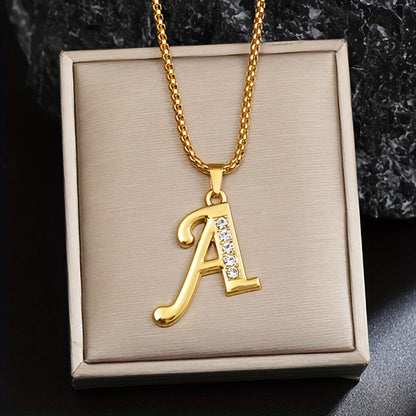 Halskette mit Initial-Anhänger und Kristall-Akzent | Gold