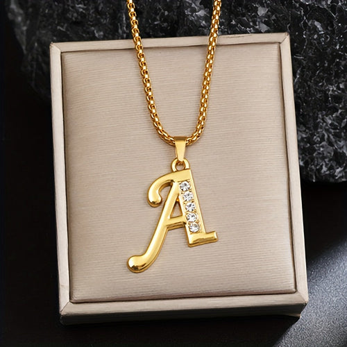 Halskette mit Initial-Anhänger und Kristall-Akzent | Gold