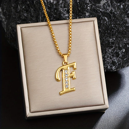 Halskette mit Initial-Anhänger und Kristall-Akzent | Gold