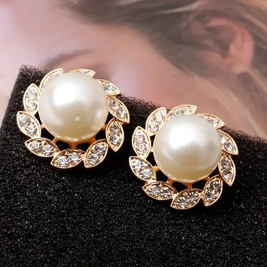 Exquisite Perlen- und glänzende Blätter-Ohrringe | Gold