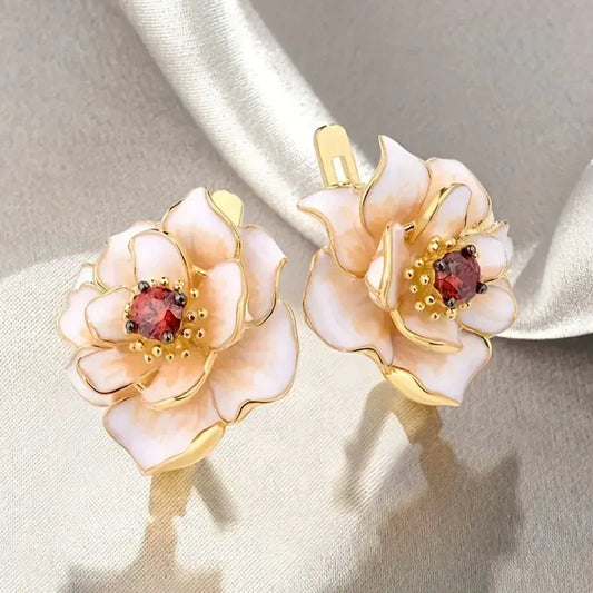 Weiße Blume Rote Zirkonia Ohrringe | Gold